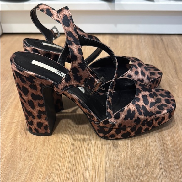 Zara Women's Leopard Print Heels - Picture 2 of 4